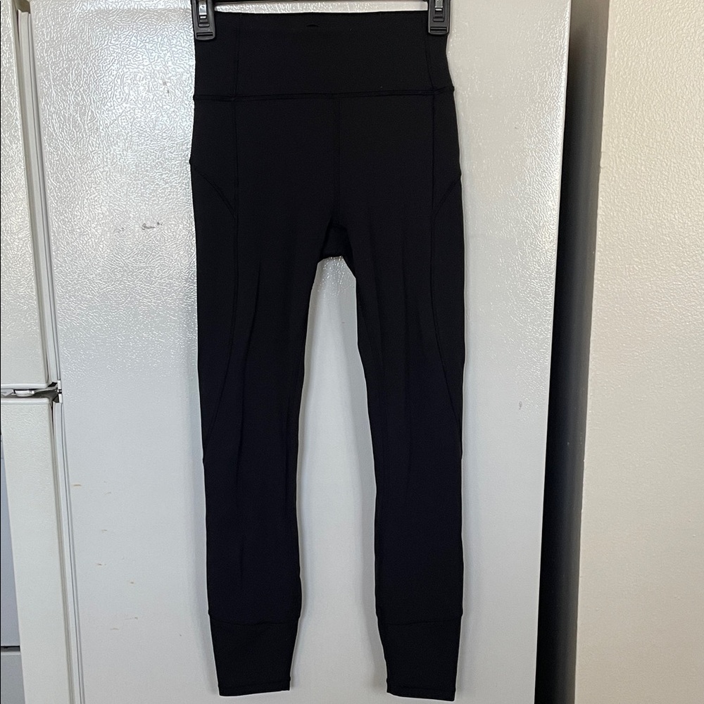 Lululemon Size 4 25”‎ Black High-Waist Active Leggings